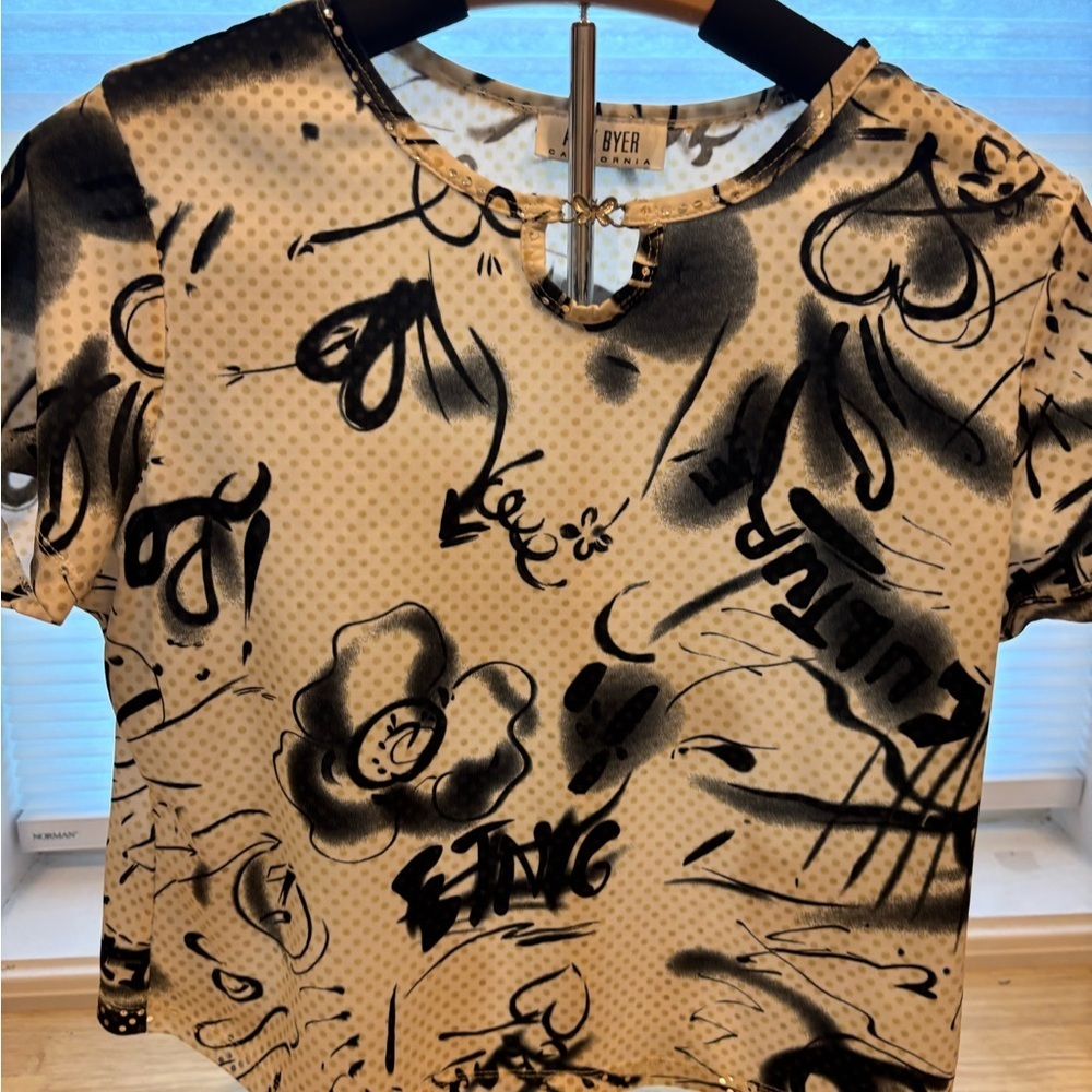 Byer California Graphic Crop Blouse